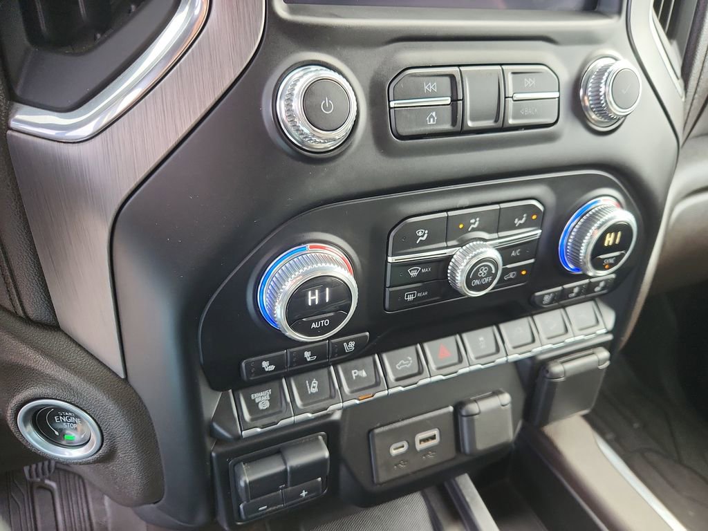 Used 2023 GMC Sierra 3500 Denali w/ Denali Ultimate Package image 26