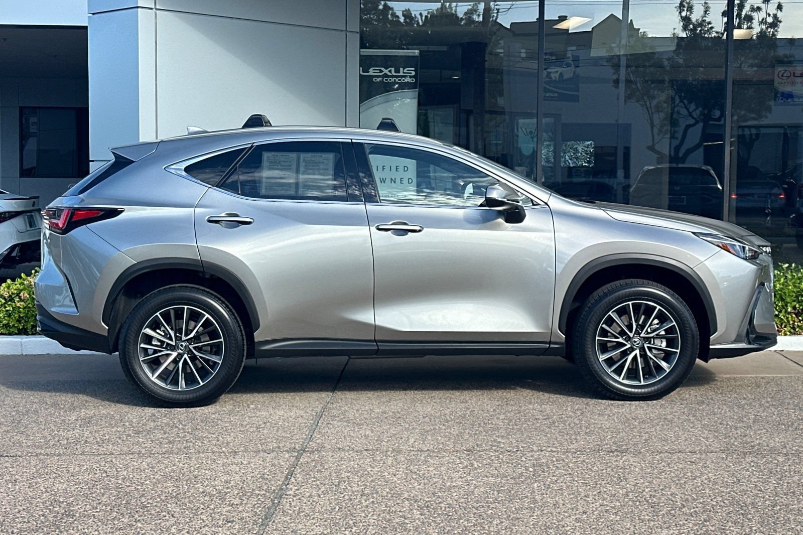 Used 2025 Lexus NX 350h AWD w/ Cold Area Package image 3