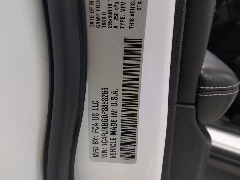 Used 2023 Jeep Grand Cherokee L Limited AWD/4WD image 33