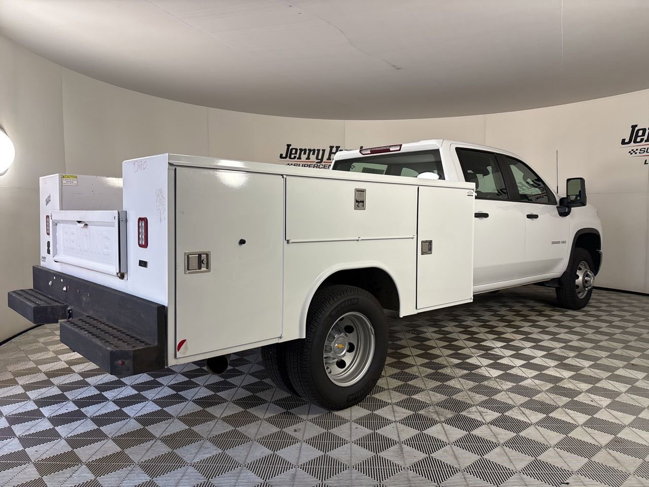 Used 2025 Chevrolet Silverado 3500 W/T image 4