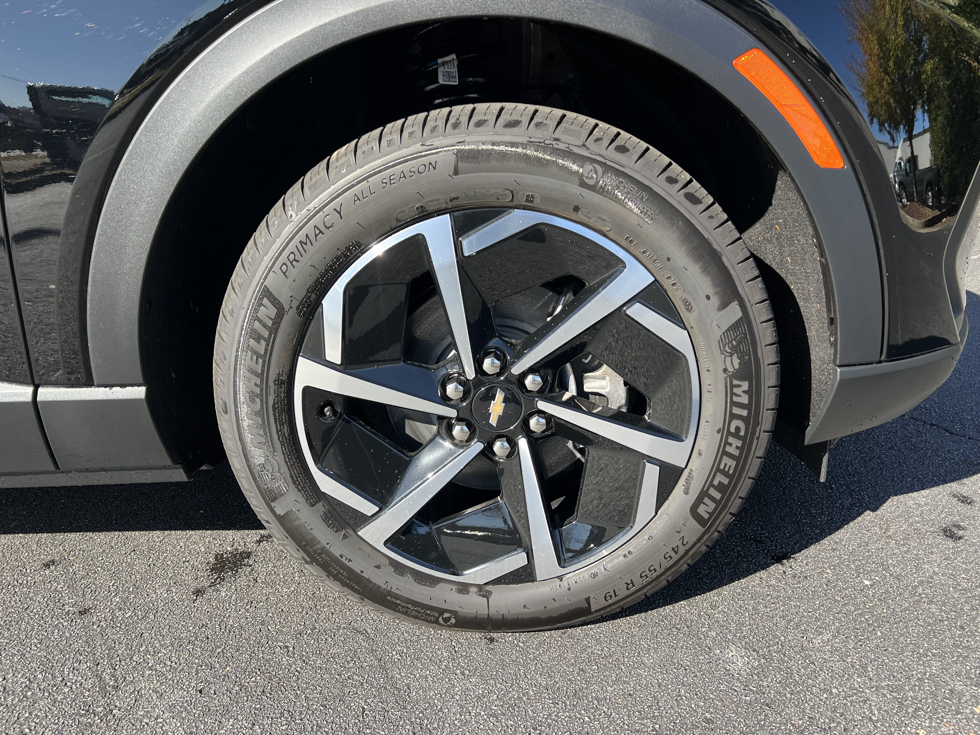 New 2026 Chevrolet Equinox EV LT AWD/4WD image 13