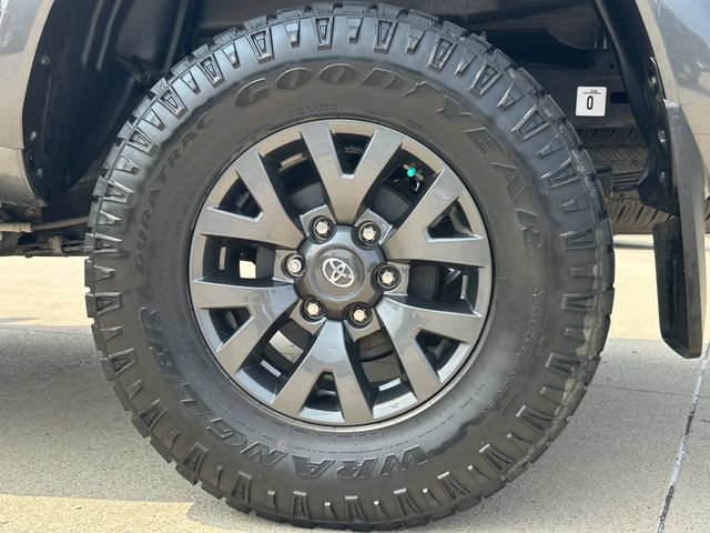 Used 2023 Toyota Tacoma SR5 RWD image 9
