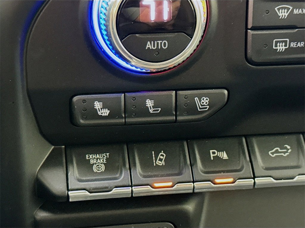 Used 2020 GMC Sierra 2500 AT4 w/ AT4 Premium Package image 21