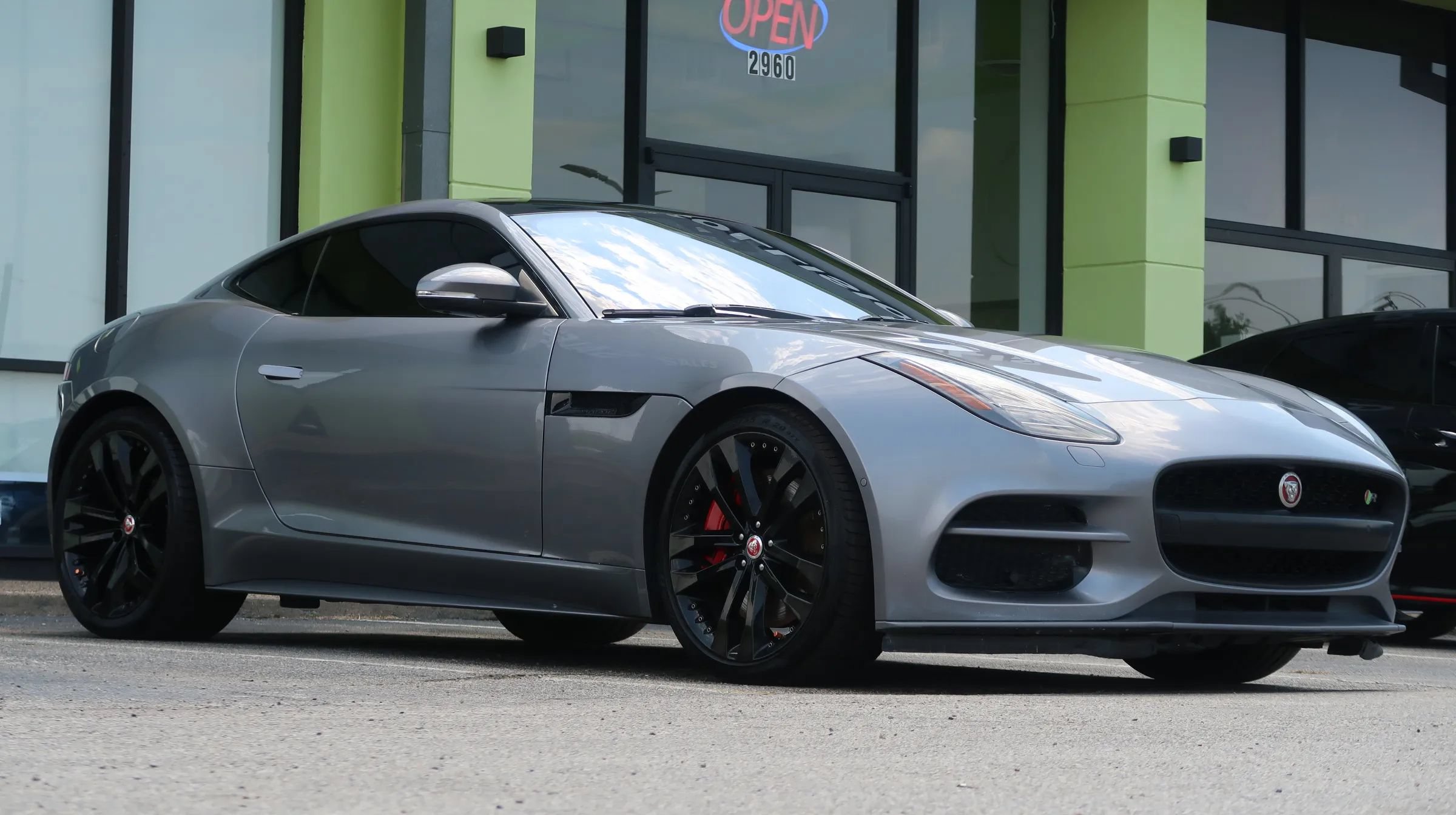 Used 2020 Jaguar F-TYPE R AWD/4WD image 6