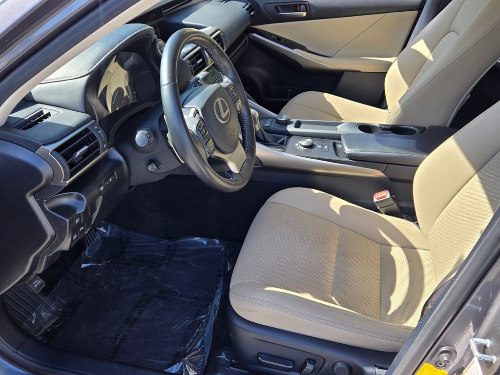 Used 2019 Lexus IS 300 w/ Premium Package image 10