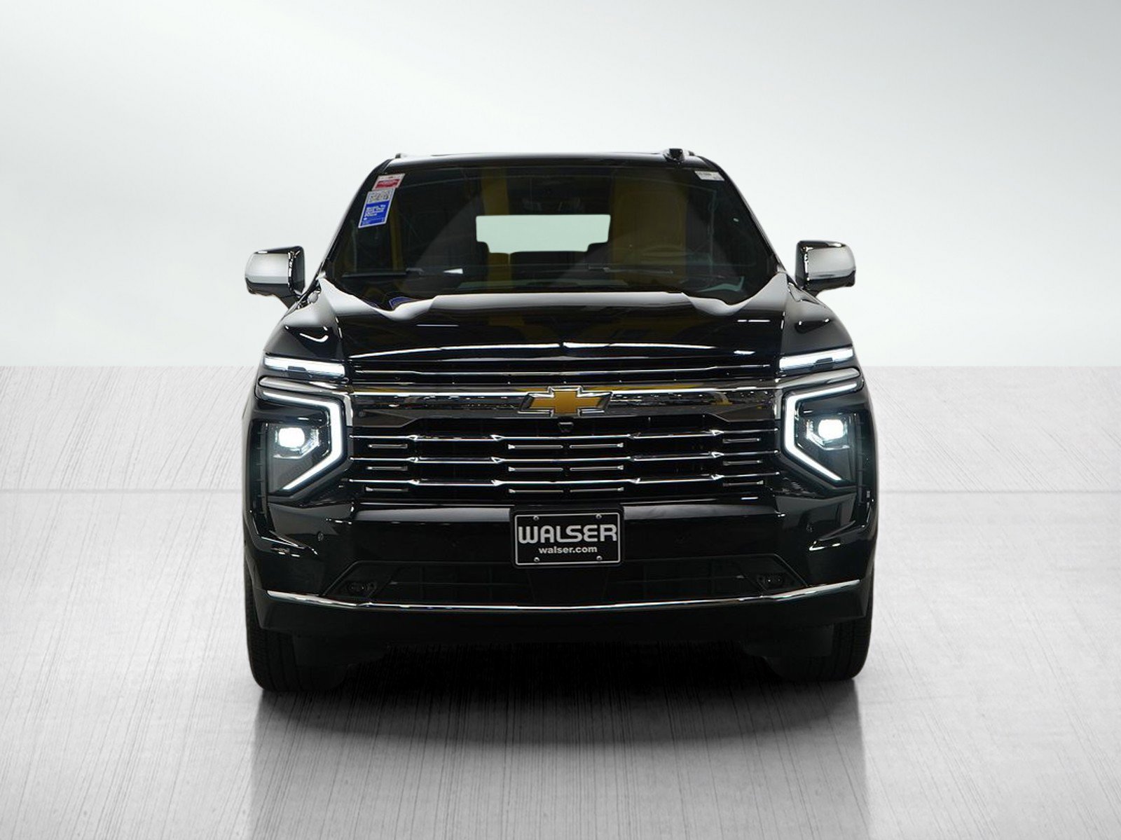 Used 2025 Chevrolet Suburban Premier image 8