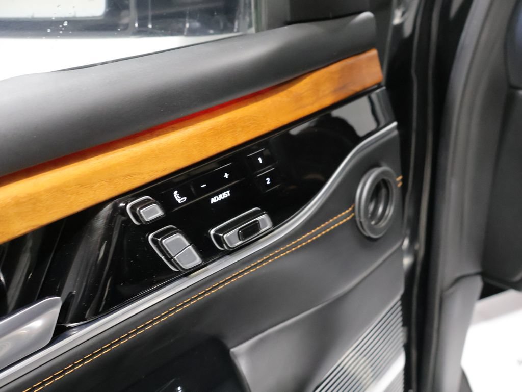 Used 2022 Jeep Grand Wagoneer Series III AWD/4WD image 15