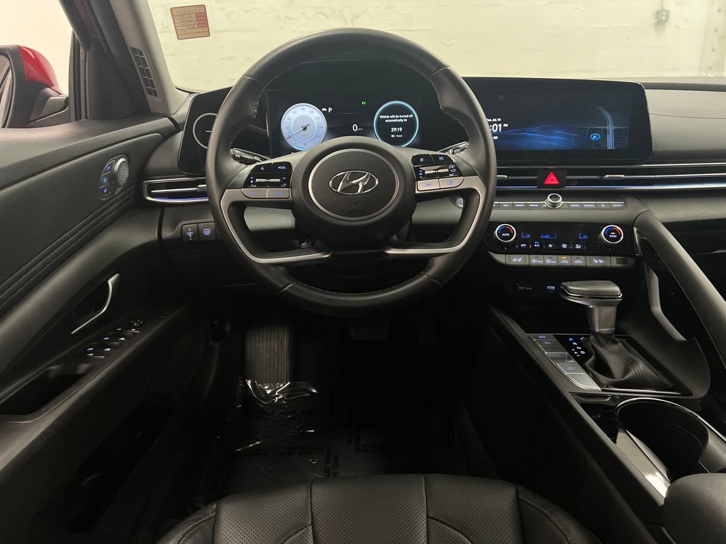 Used 2023 Hyundai Elantra Limited FWD image 15