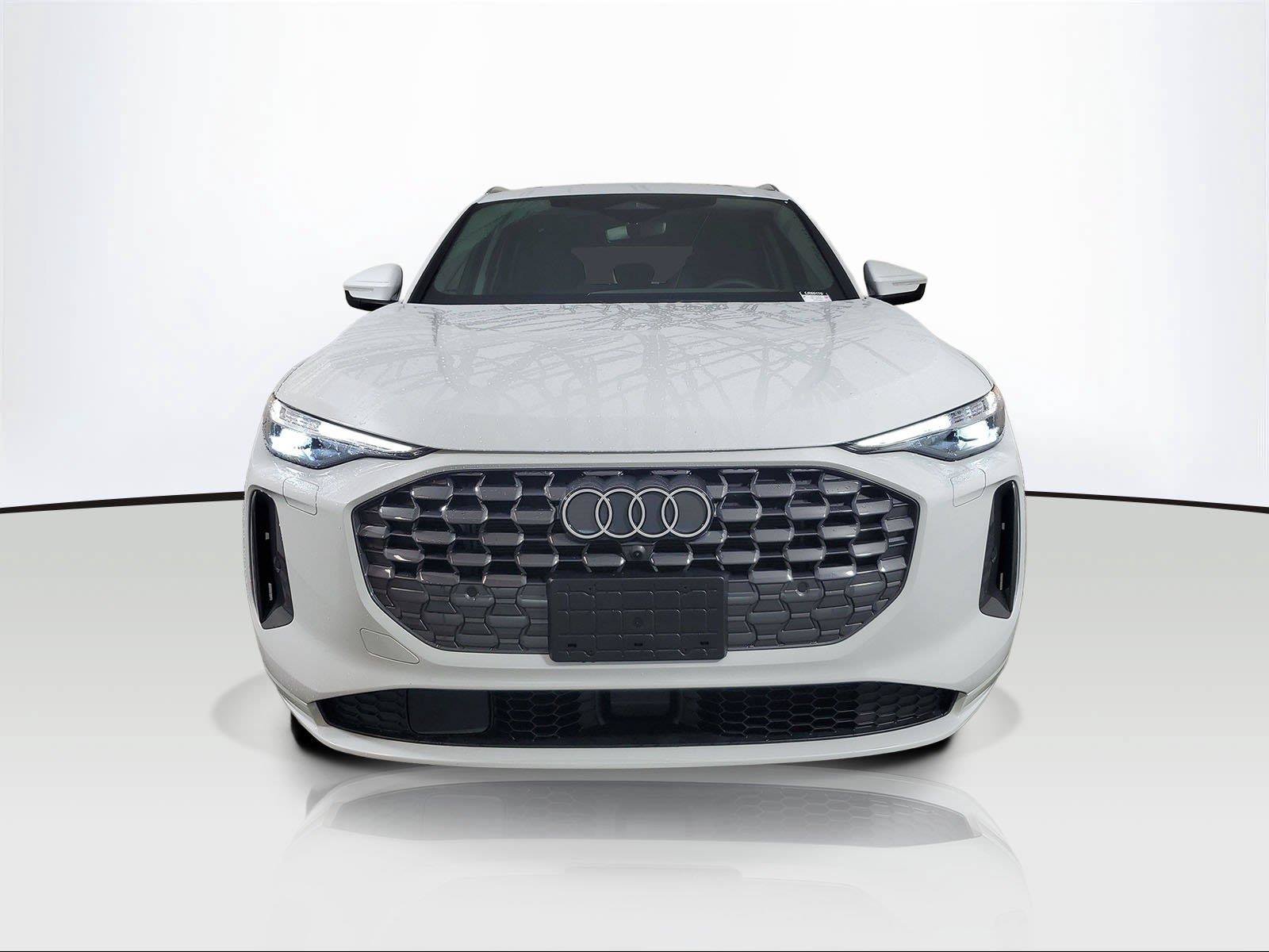 Used 2025 Audi Q5 Premium AWD/4WD image 2