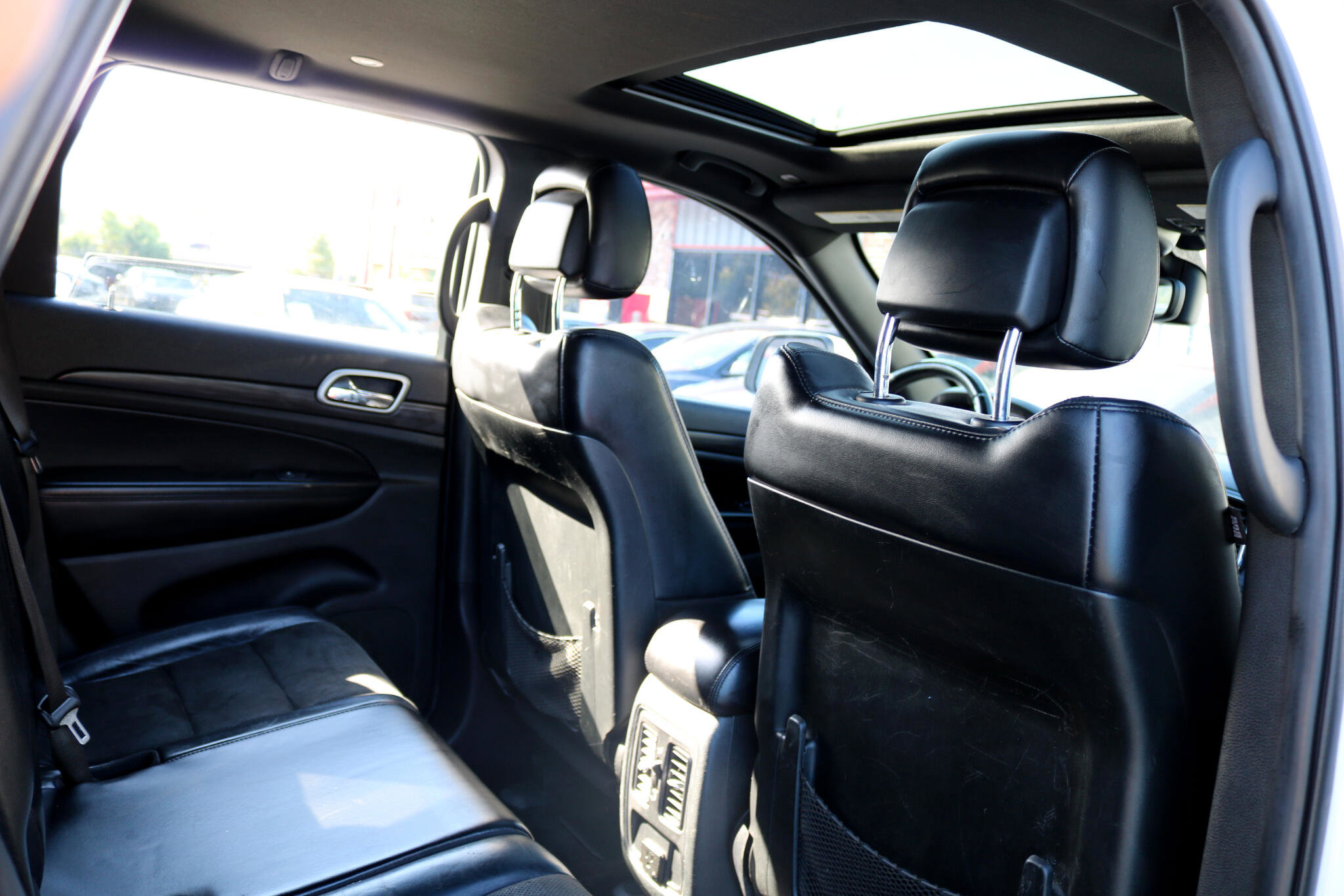 Used 2019 Jeep Grand Cherokee Altitude image 42