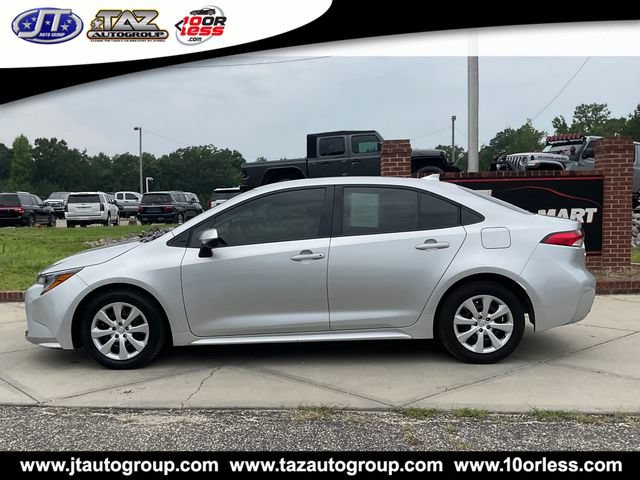 Used 2025 Toyota Corolla LE FWD image 4