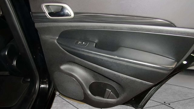 Used 2020 Jeep Grand Cherokee Altitude image 13