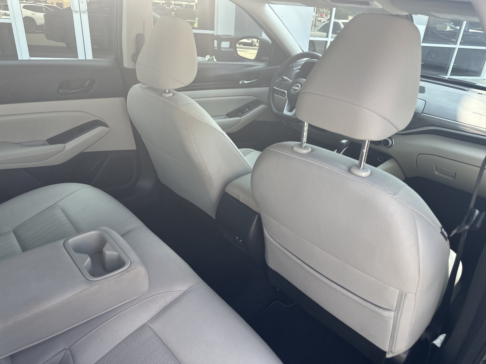 Used 2025 Nissan Altima 2.5 SV FWD image 21
