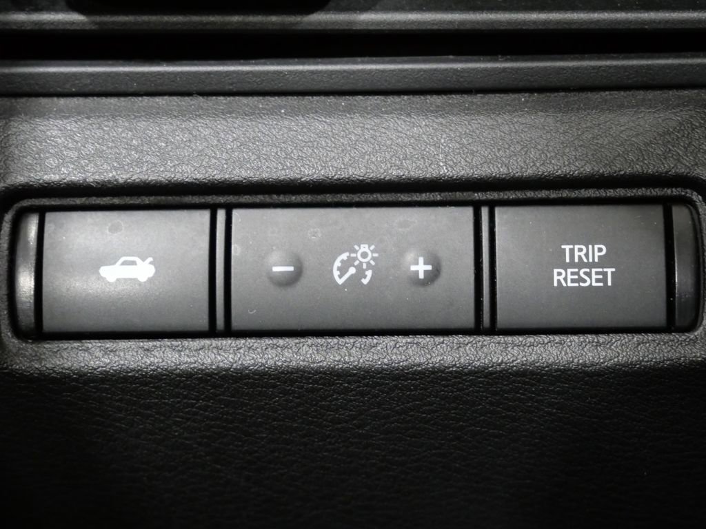 Used 2024 Nissan Altima 2.5 SV image 14