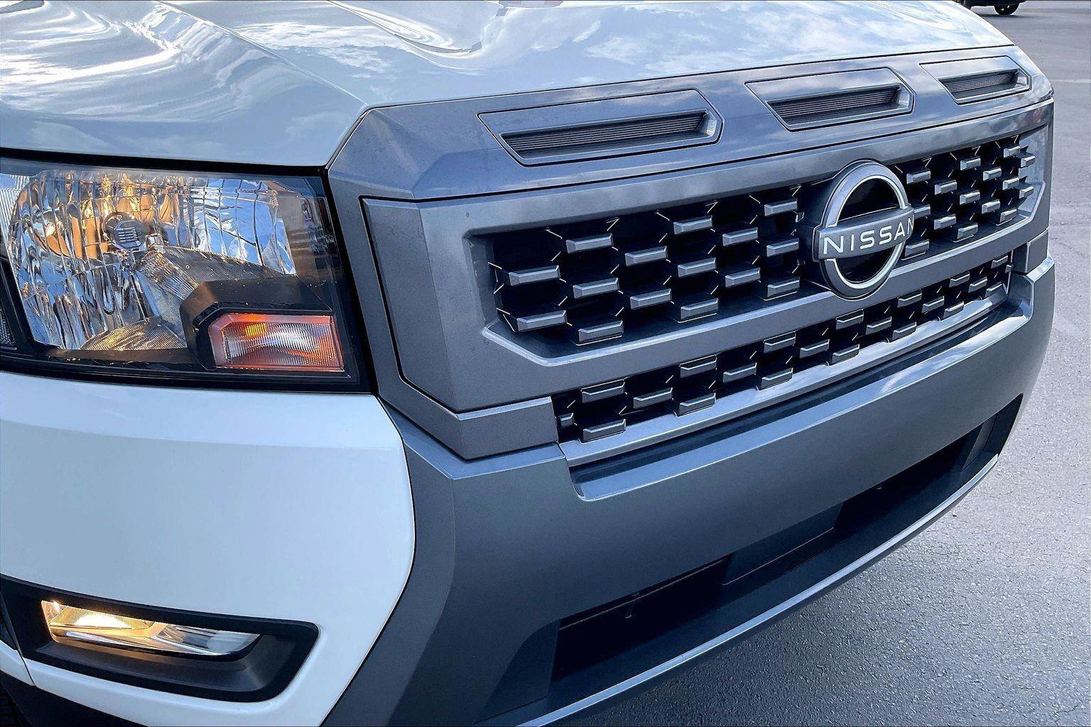 Certified 2025 Nissan Frontier SV w/ SV Convenience Package RWD image 29