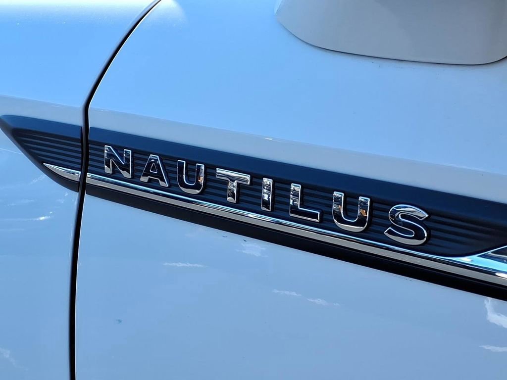 Used 2022 Lincoln Nautilus Reserve w/ Cargo Utility Package AWD/4WD image 31