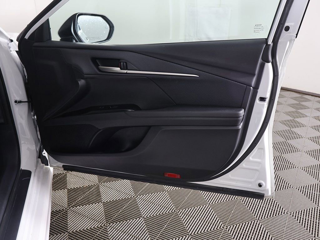 Used 2025 Toyota Camry SE FWD image 21