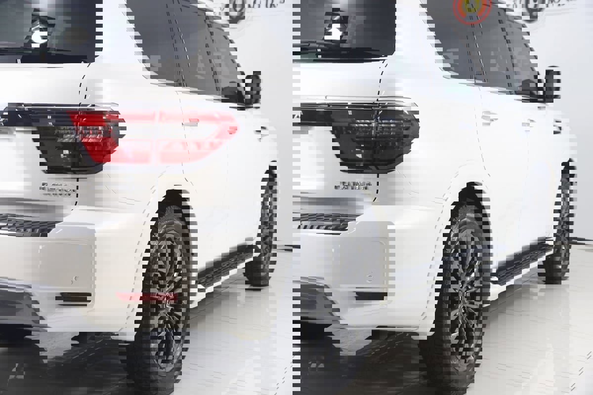 Used 2024 Nissan Armada Platinum w/ Captain's Chairs Package image 50