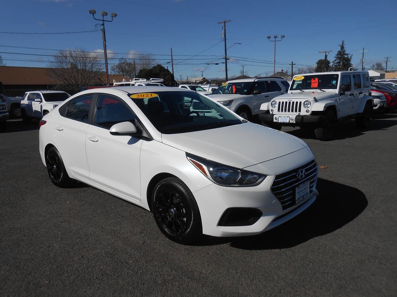 Used 2021 Hyundai Accent SE image 3