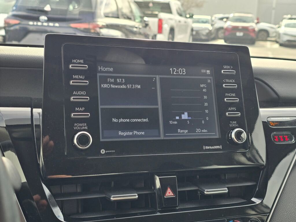 Used 2024 Toyota Camry SE image 29