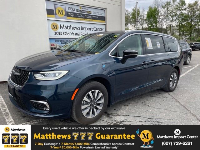 Used 2024 Chrysler Pacifica Limited FWD image 1