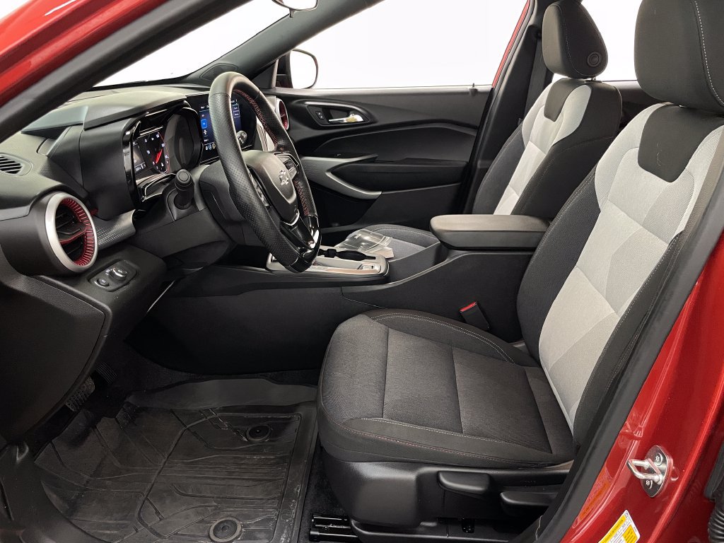 Used 2024 Chevrolet Trax RS w/ Driver Confidence Package FWD image 6
