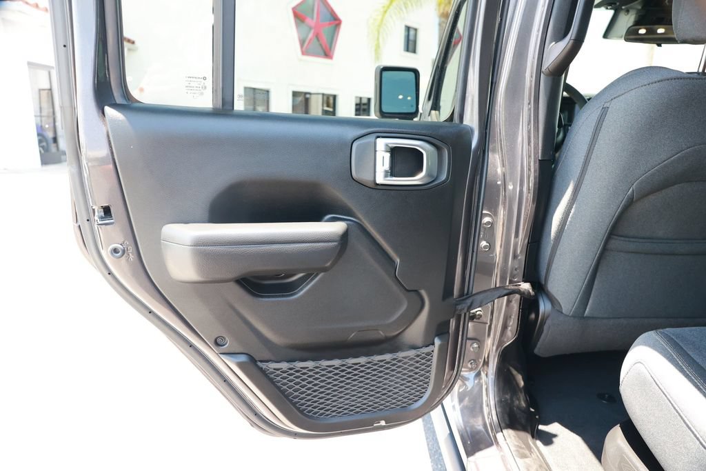 Used 2024 Jeep Wrangler Unlimited AWD/4WD image 37