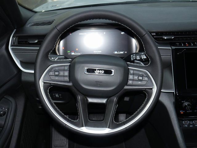 New 2025 Jeep Grand Cherokee Laredo image 15