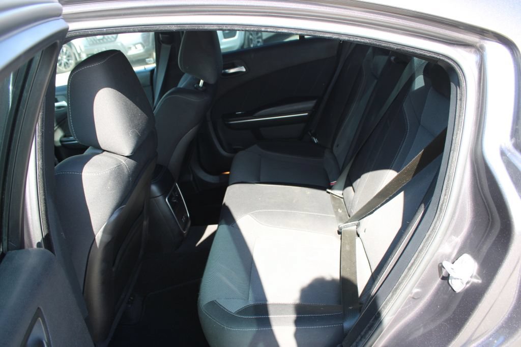 Used 2016 Dodge Charger SXT RWD image 13
