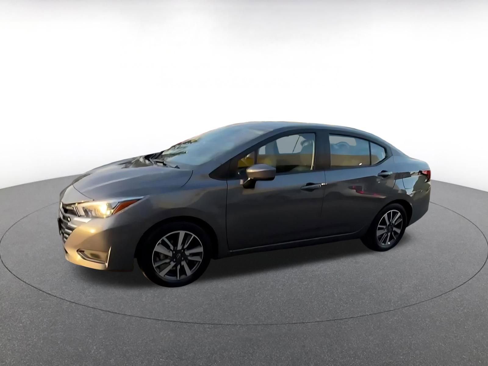Used 2025 Nissan Versa SV image 8