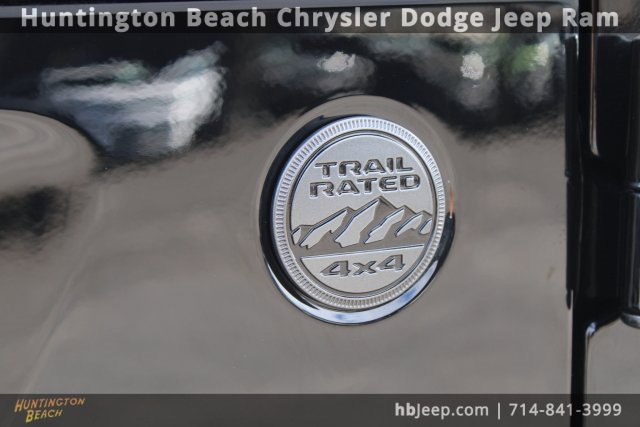 Used 2025 Jeep Gladiator Sport image 14