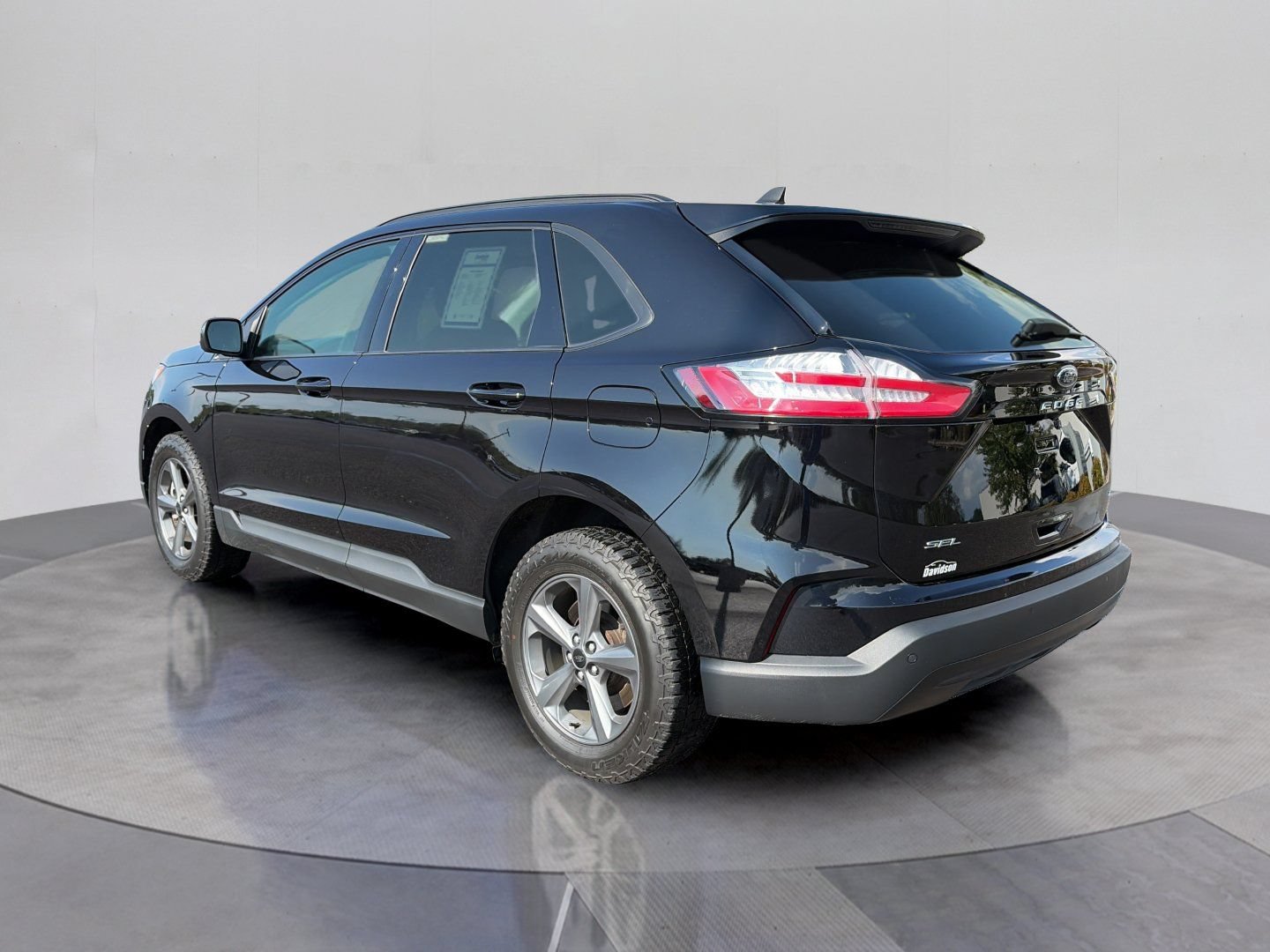 Used 2024 Ford Edge SEL w/ Sport Appearance Package AWD/4WD image 4