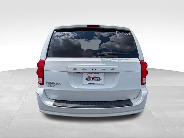 Used 2017 Dodge Grand Caravan SE FWD image 4