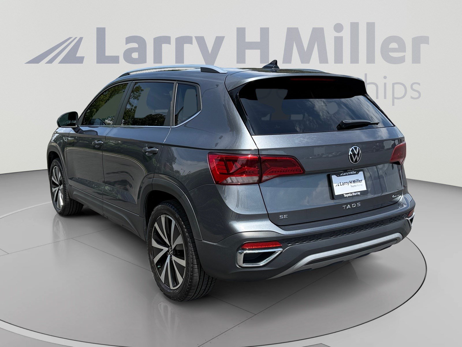 Used 2023 Volkswagen Taos SE AWD/4WD image 3