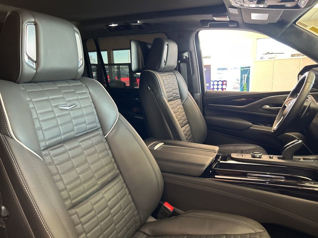 Used 2023 Cadillac Escalade ESV V AWD/4WD image 44