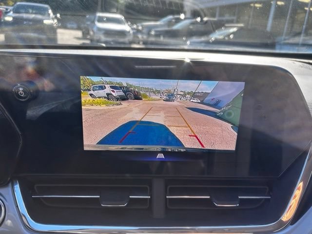 Used 2025 Chevrolet Trax LT FWD image 24