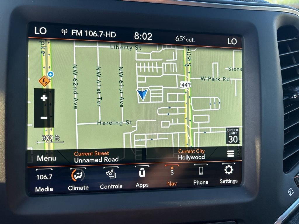 Used 2023 Jeep Cherokee Altitude Lux image 12