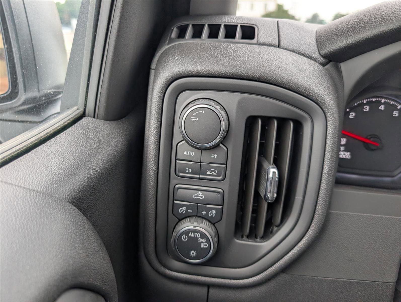 New 2025 Chevrolet Silverado 1500 W/T image 20