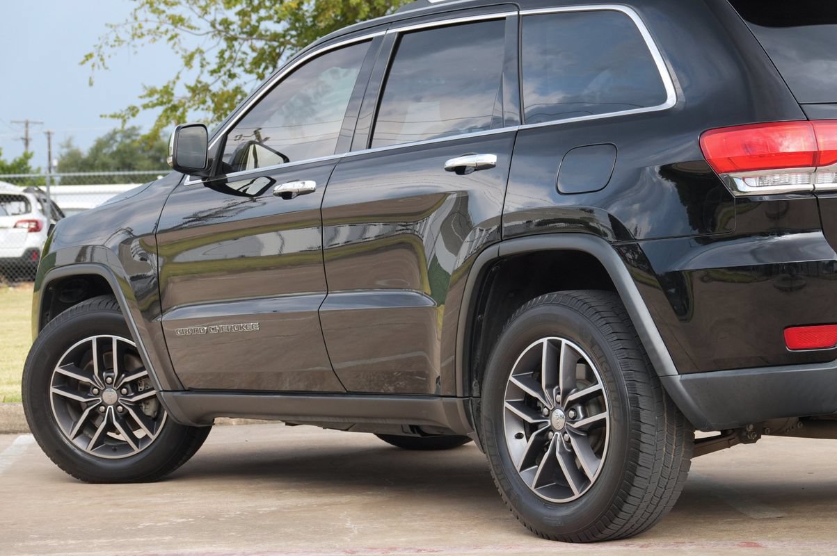 Used 2017 Jeep Grand Cherokee Limited RWD image 32
