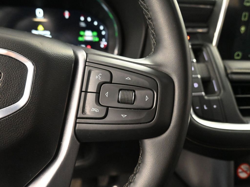 Used 2024 GMC Yukon SLT image 32