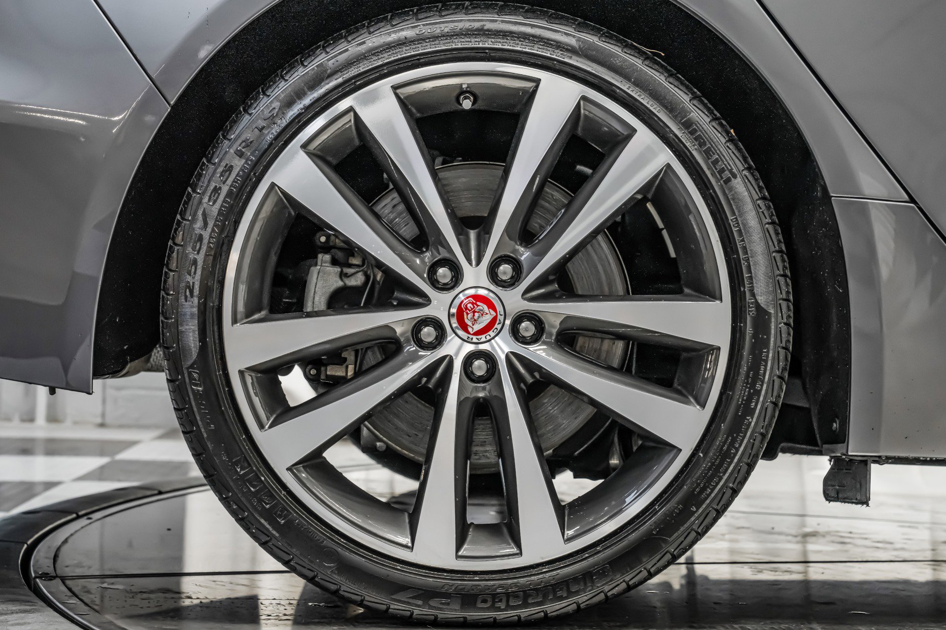 Used 2020 Jaguar XE S image 32