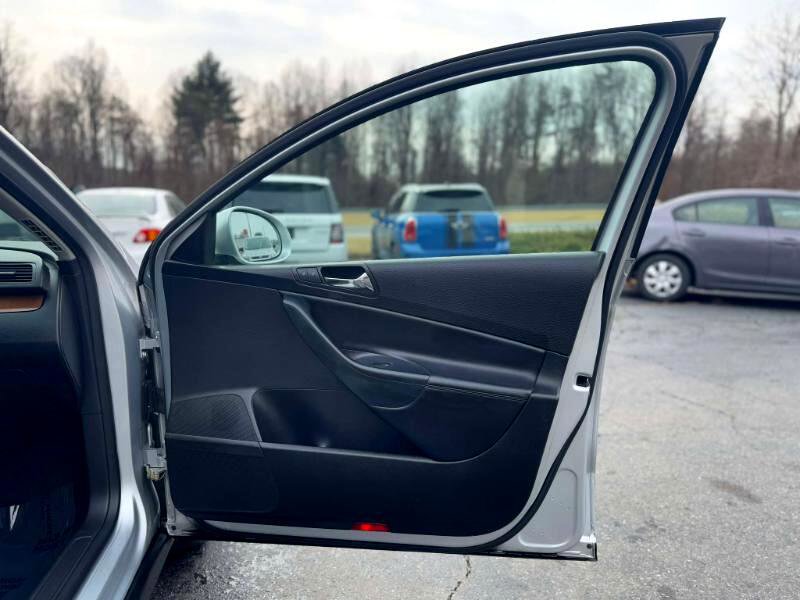 Used 2008 Volkswagen Passat Lux image 13