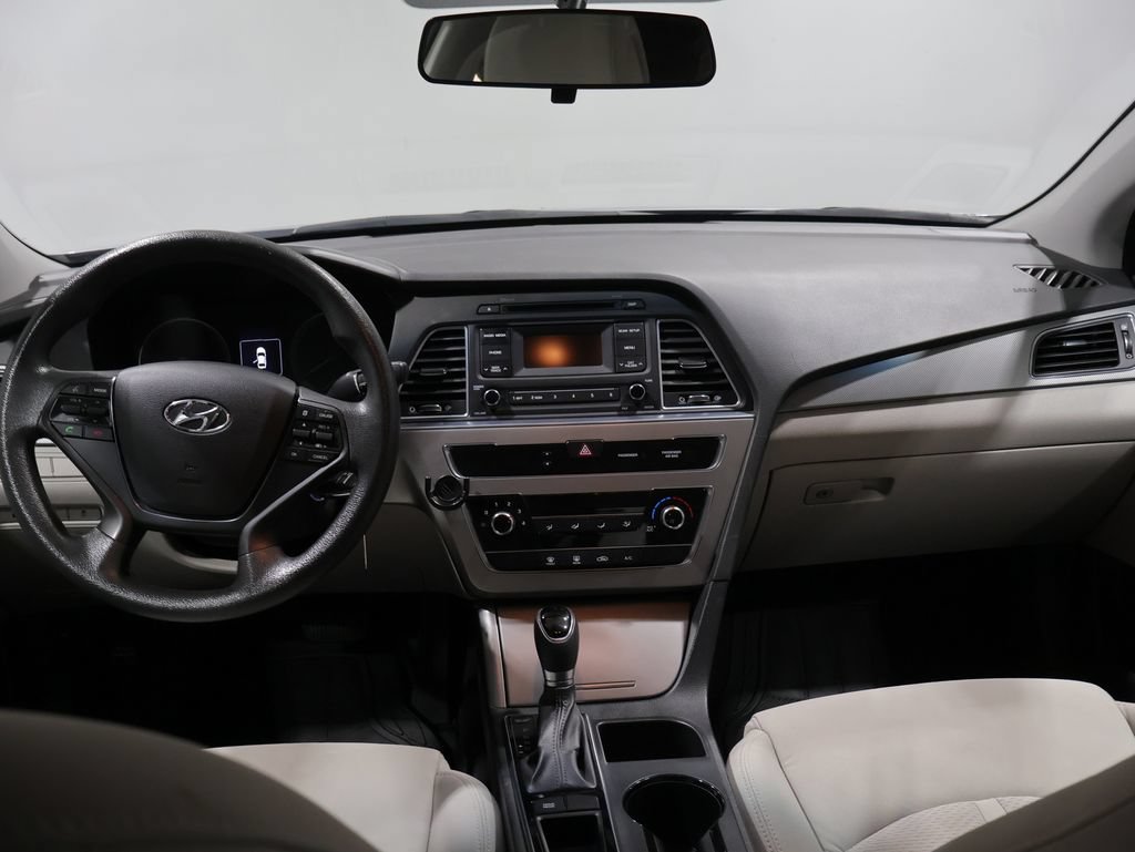 Used 2015 Hyundai Sonata SE FWD image 17