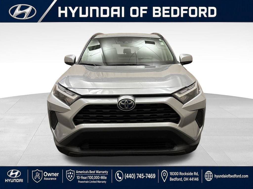 Used 2025 Toyota RAV4 XLE AWD/4WD image 2