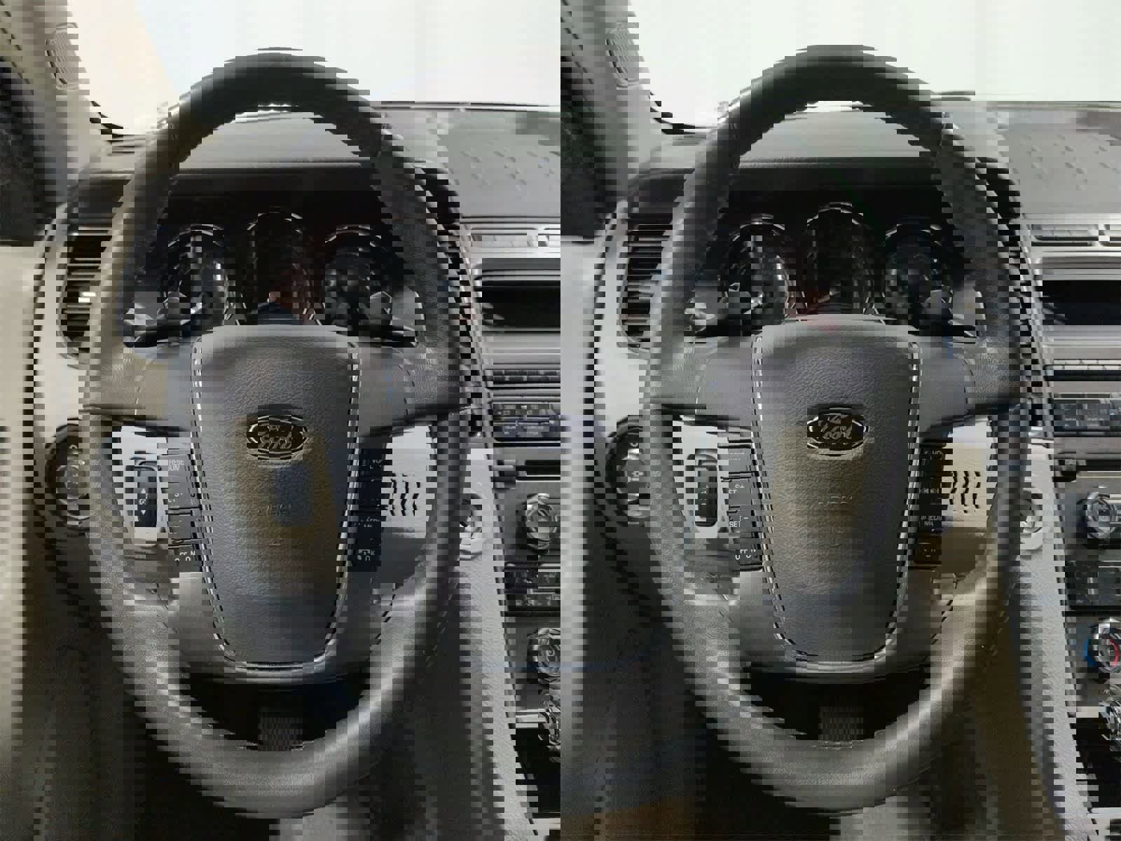 Used 2010 Ford Taurus SEL image 15