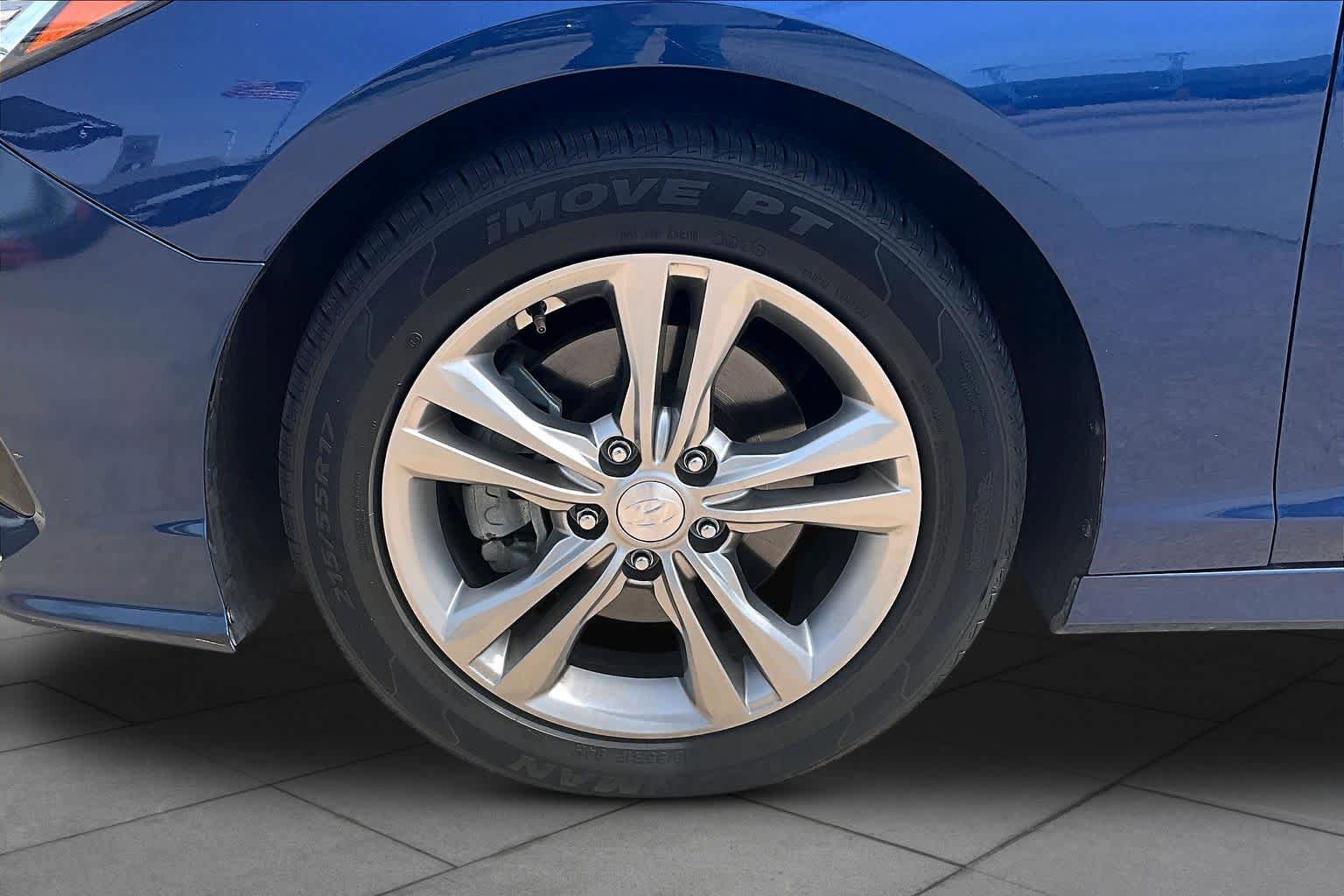 Used 2018 Hyundai Sonata Limited w/ Cargo Package FWD image 10