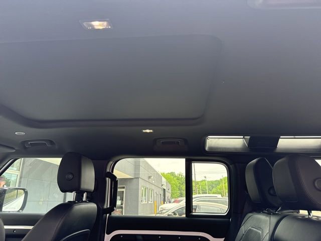 Used 2023 Land Rover Defender 110 SE AWD/4WD image 13