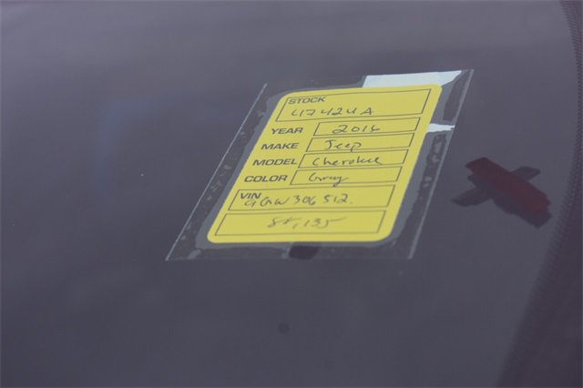 Used 2016 Jeep Cherokee Trailhawk w/ Comfort/Convenience Group image 40