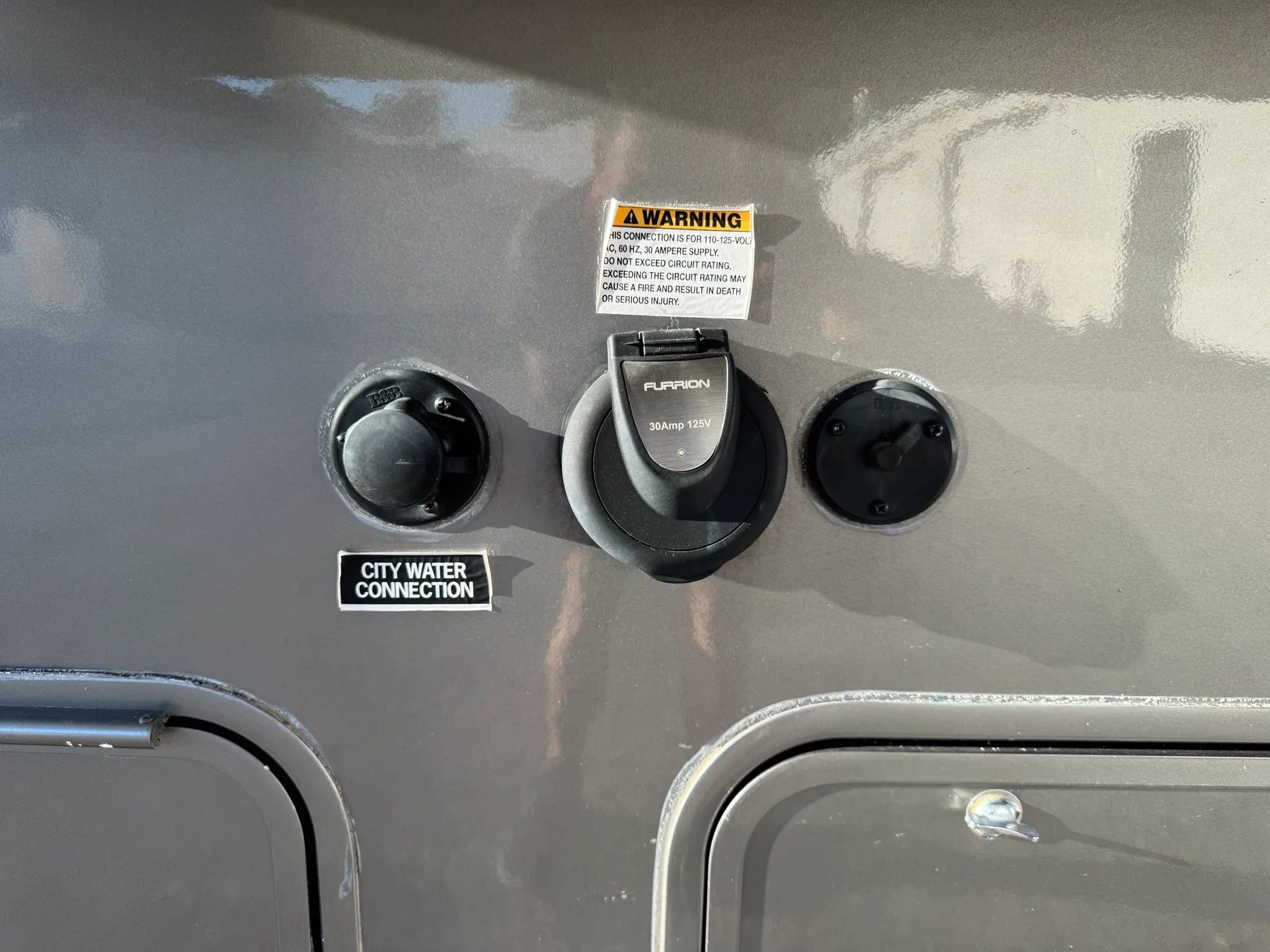 Used 2015 Ford E-450 and Econoline 450 Super Duty w/ Motorhome Prep Package image 12