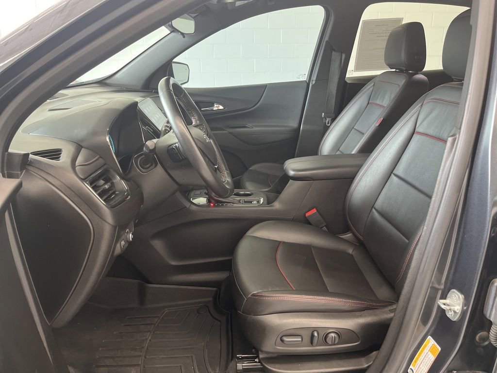 Used 2022 Chevrolet Equinox RS w/ RS Leather Package FWD image 13
